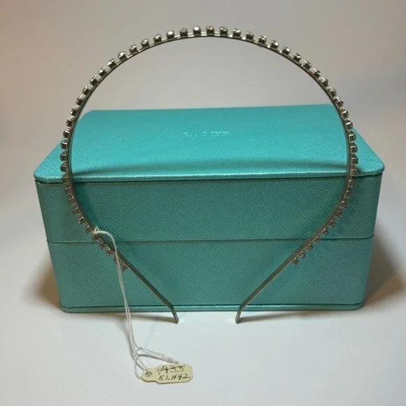 New Rhinestone head band. - Picture 1 of 4